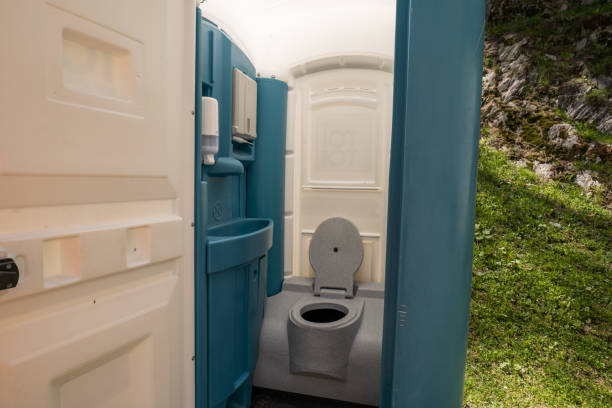 Best VIP or Luxury Restroom Trailers  in Marshall, VA